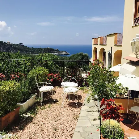 Maison d'hôtes Faraglioni Di 2*